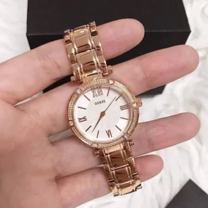 Montre Guess W0767L3 femme – tenue en main – Maroc