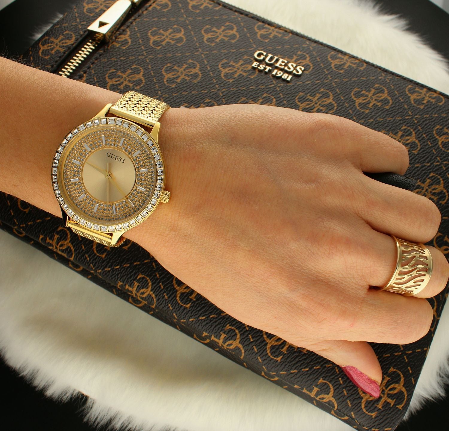 zegarek-damski-guess-work-life-_zloty-z-krysztalem_-gw0402l2.-damski-zegarek-guess-work-life-gw0402l2