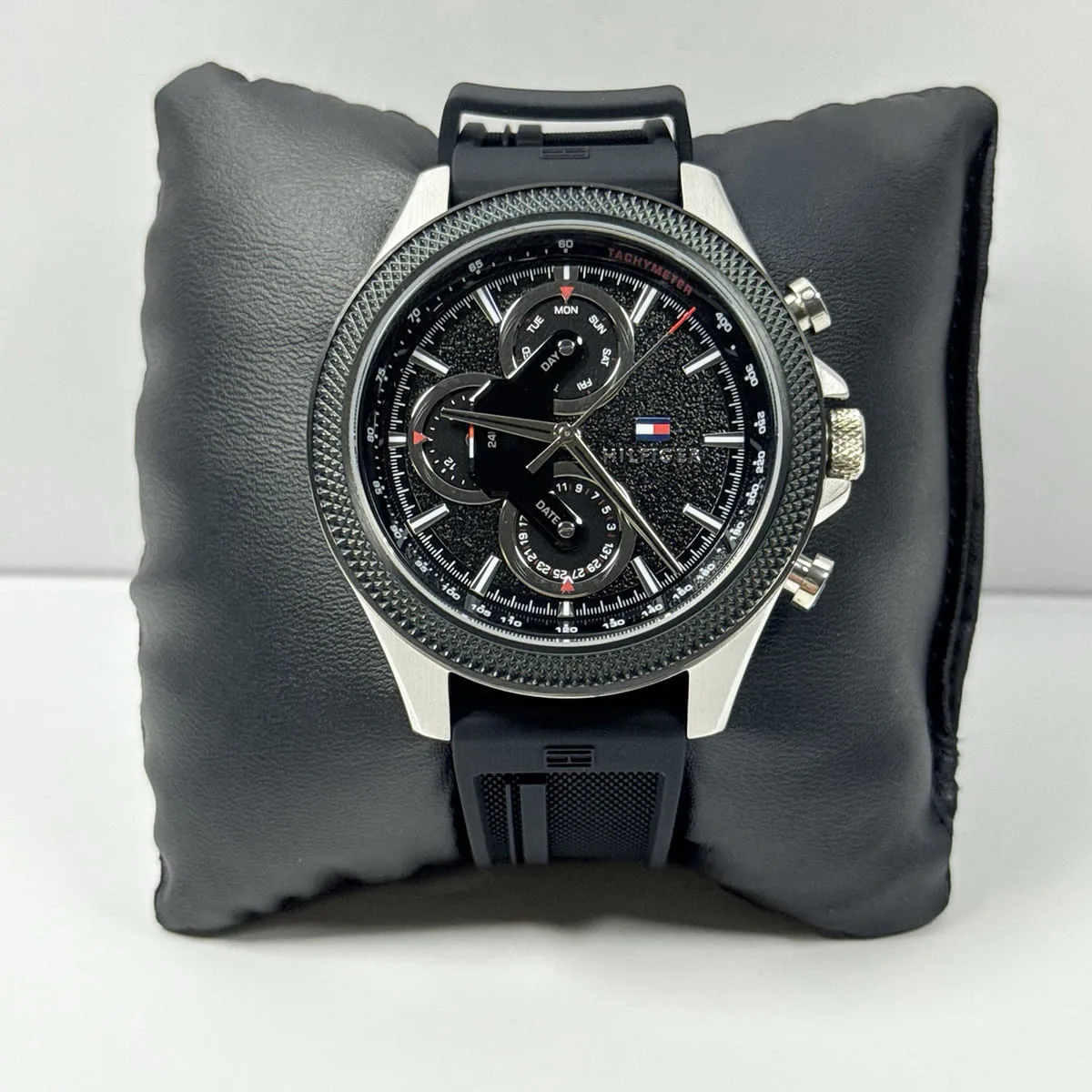 1792082-tommy-hilfiger-watch-men-black-dial-rubber-strap-quartz-battery-analog-clark_10