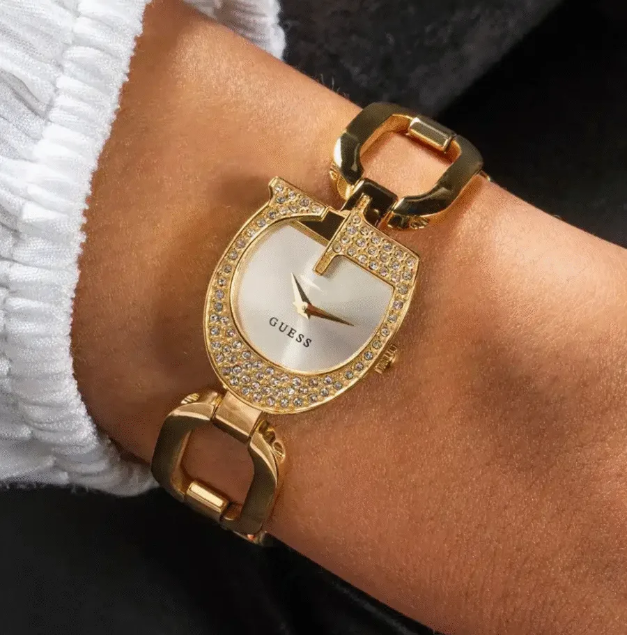 montre-guess-gw0683l2-portee-poignet-soiree-or-900x911.png