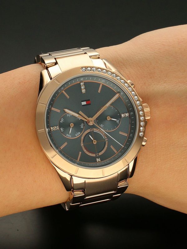 zegarek-damski-rozowe-zloto-na-bransolecie-z-niebieska-tarcza-tommy-hilfiger-talia-1782386-z-cyrkoniami-5-600x800