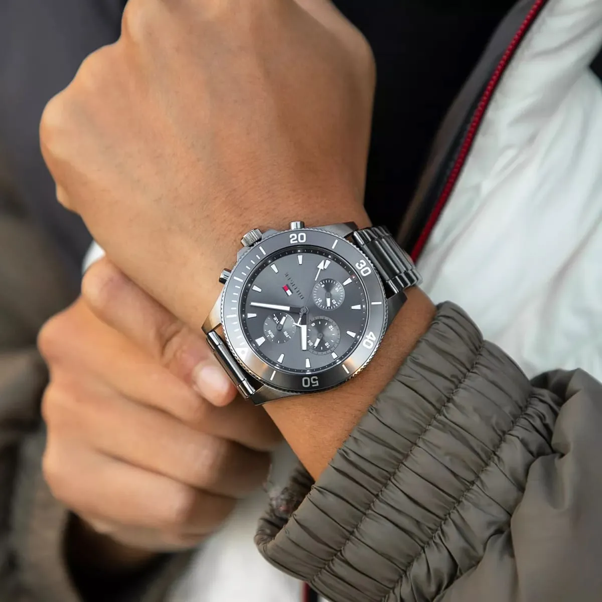 1791918-tommy-hilfiger-watch-men-gray-dial-metal-stainless-steel-strap-quartz-battery-analog-larson_9 Montre Homme Tommy Hilfiger Larson 1791918