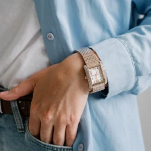 montre michael kors emery mk4743 portee poignet or rose.png