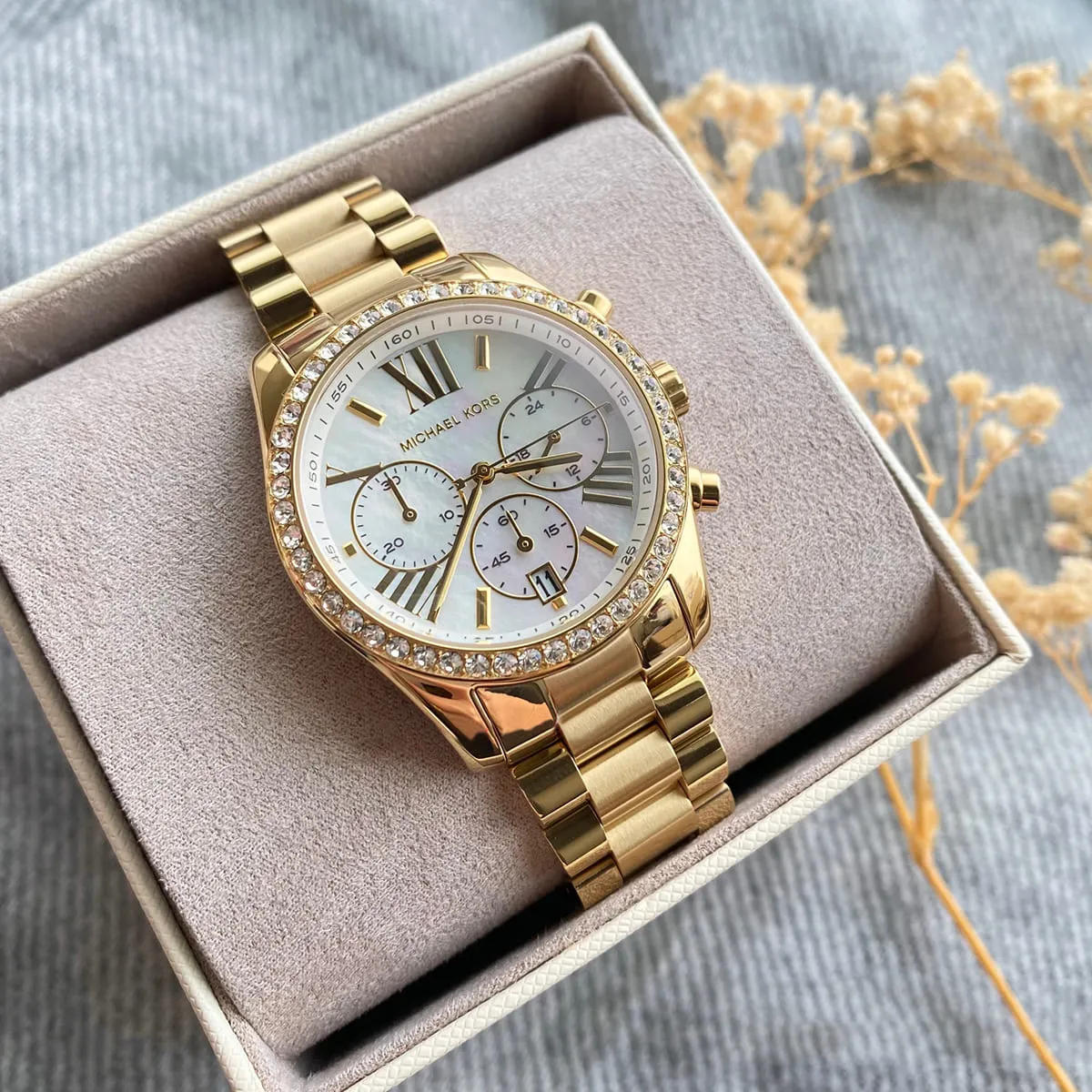 mk7241 michael kors watch women mother of pearl crystals white dial metal stainless steel gold strap quartz battery analog chronograph lexington 18 mk7241 michael kors watch women mother of pearl crystals white dial metal stainless steel gold strap quartz battery analog chronograph lexington 18